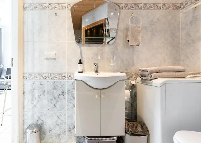 Διαμέρισμα Bright With Sauna In The 0ld Town *